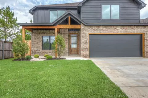 Exterior - 2402 E Northampton St, Broken Arrow, OK 74014 photo 2 of 4