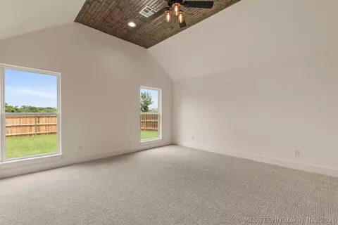 Bedroom - 2402 E Northampton St, Broken Arrow, OK 74014 photo 6 of 13