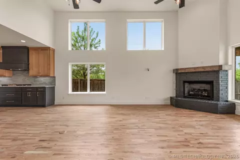 Living - 2402 E Northampton St, Broken Arrow, OK 74014 photo 4 of 6