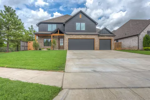 Exterior - 2402 E Northampton St, Broken Arrow, OK 74014 photo 4 of 4