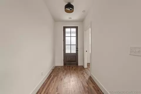 Entry Way - 2402 E Northampton St, Broken Arrow, OK 74014 photo 2 of 8