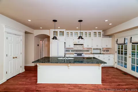 5202 E 78th Pl, Tulsa, OK 74136 photo 2