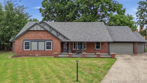 5819 S 83rd East Pl, Tulsa, OK 74145