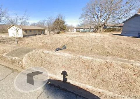 327 W 63rd Pl N, Tulsa, OK 74126