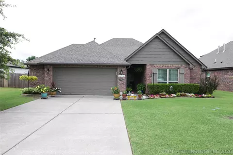 8466 Dunnwood Rd, Claremore, OK 74019