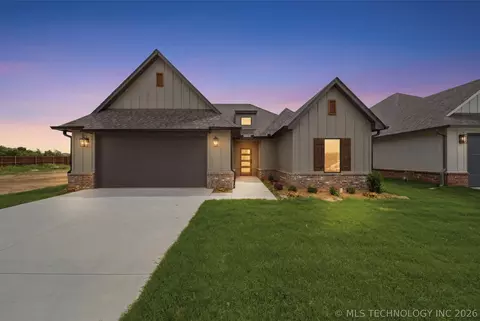 1005 S Chickasaw St, Skiatook, OK 74070