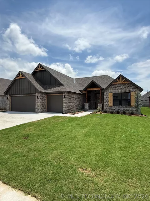 22904 E 106th Pl S, Broken Arrow, OK 74014