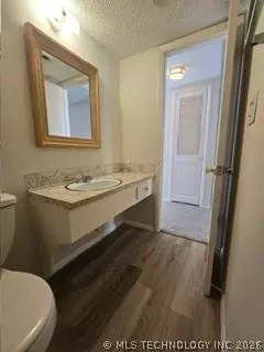 Bath - 2421 E 59th Court 4, Tulsa, OK 74105 photo 1 of 2