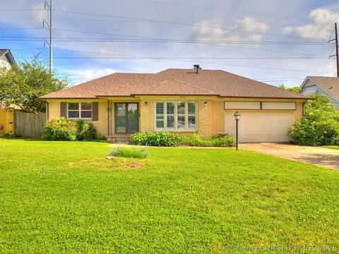 5910 E 36th St, Tulsa, OK 74135