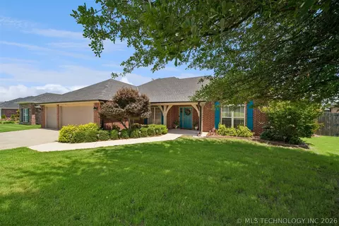 1122 Arbor Dr, Bartlesville, OK 74006