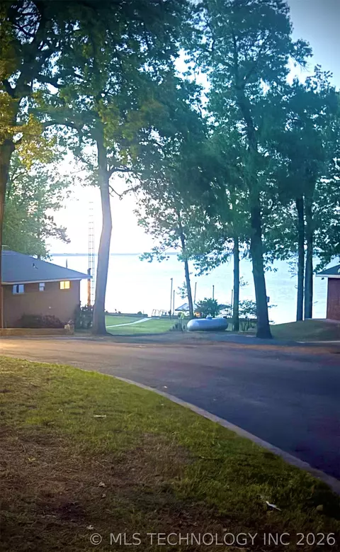 View/Area - 2087 E Mcgill Cir, Eufaula, OK 74432 photo 3 of 9