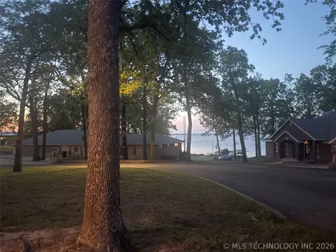 View/Area - 2087 E Mcgill Cir, Eufaula, OK 74432 photo 6 of 9