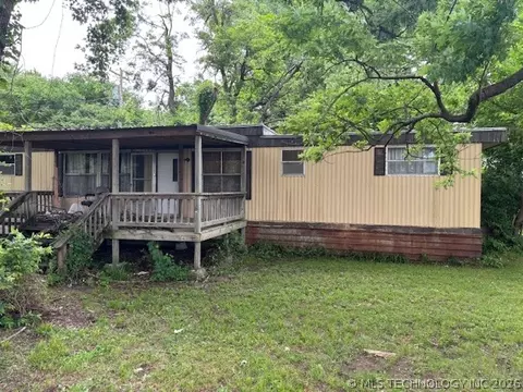 112 Mcdaniel St, Webbers Falls, OK 74470