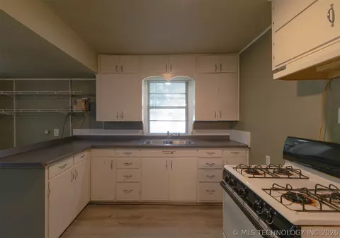 903 E Beverly St, Ada, OK 74820 photo 10