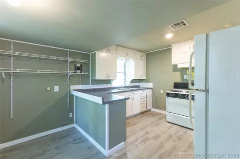 903 E Beverly St, Ada, OK 74820 photo 10