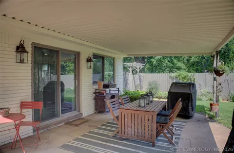Exterior - 6868 E 55th St, Tulsa, OK 74145 photo 6 of 22