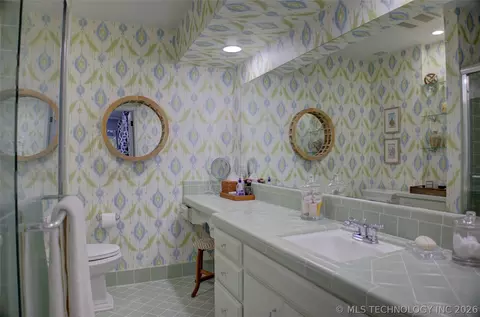 Bath - 6868 E 55th St, Tulsa, OK 74145 photo 1 of 3