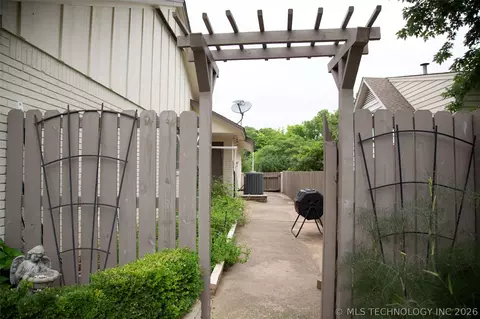 Exterior - 6868 E 55th St, Tulsa, OK 74145 photo 21 of 22