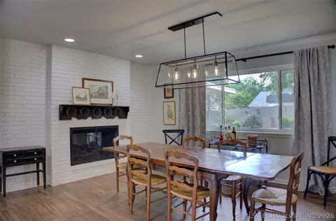 Dining - 6868 E 55th St, Tulsa, OK 74145 photo 3 of 5