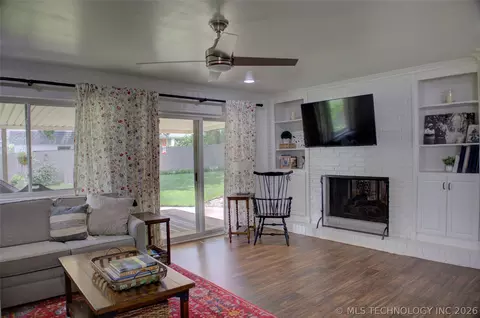 Living - 6868 E 55th St, Tulsa, OK 74145 photo 3 of 4