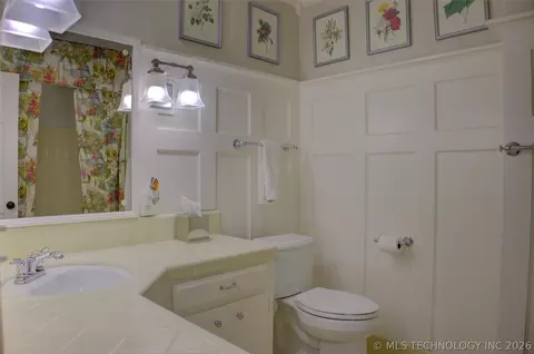 Bath - 6868 E 55th St, Tulsa, OK 74145 photo 3 of 3
