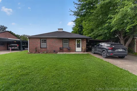 316 SE 4th St, Pryor, OK 74361