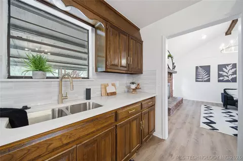 Kitchen - 25302 E 64th St S, Broken Arrow, OK 74014 photo 4 of 4