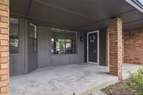 Exterior - 25302 E 64th St S, Broken Arrow, OK 74014 photo 3 of 5