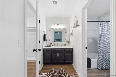 Bath - 25302 E 64th St S, Broken Arrow, OK 74014 photo 1 of 3