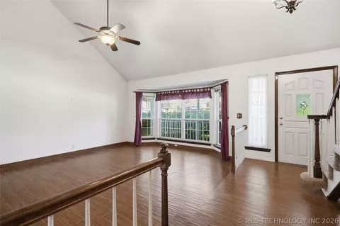 Living - 3776 E 82nd Ct, Tulsa, OK 74137 photo 3 of 6