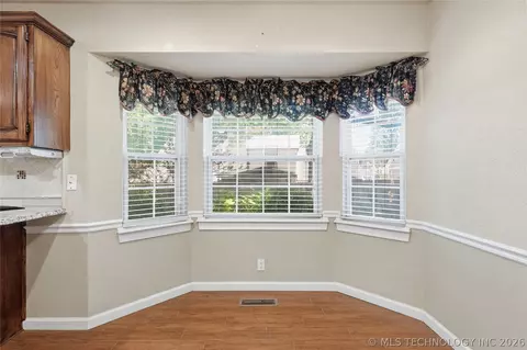 Dining - 3776 E 82nd Ct, Tulsa, OK 74137 photo 3 of 3