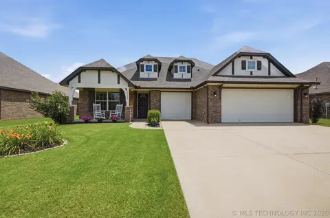 1542 E 137th St, Glenpool, OK 74033