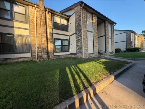5209 Nowata Road B-101, Bartlesville, OK 74006