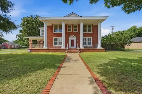 809 W Elm St, Durant, OK 74701