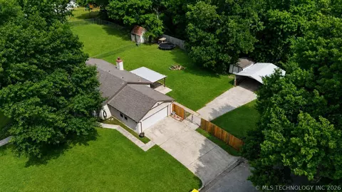 3637 E 143rd St S, Bixby, OK 74008