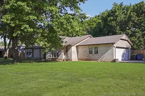 3637 E 143rd St S, Bixby, OK 74008