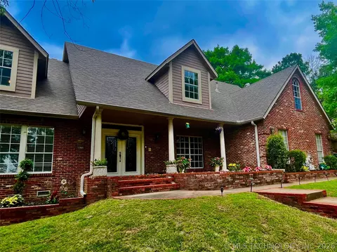 8632 S Braden Ave, Tulsa, OK 74137