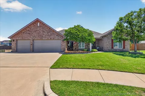 5592 Terri Ct, Bartlesville, OK 74006