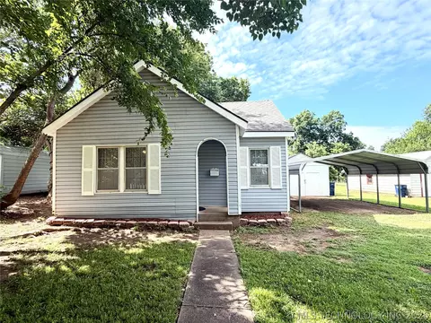 704 E Caddo St, Cleveland, OK 74020