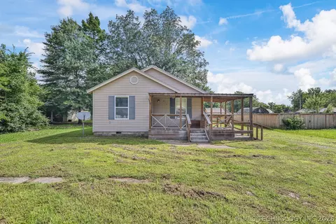 615 W 8th St, Chelsea, OK 74016