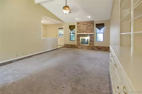 Living - 1079 E 137th St, Glenpool, OK 74033 photo 1 of 3