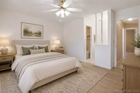 Bedroom - 1079 E 137th St, Glenpool, OK 74033 photo 4 of 5