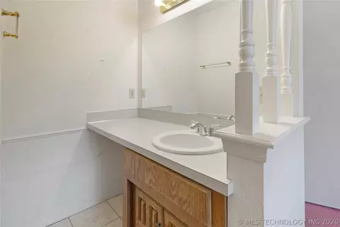 Bath - 1079 E 137th St, Glenpool, OK 74033 photo 2 of 3