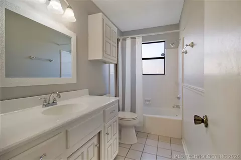 Bath - 1079 E 137th St, Glenpool, OK 74033 photo 1 of 3