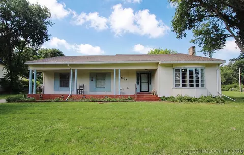 1504 E 7th St, Okmulgee, OK 74447