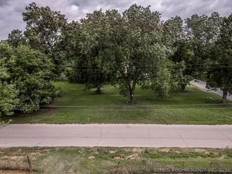 2230 N Columbia Ave, Tulsa, OK 74110