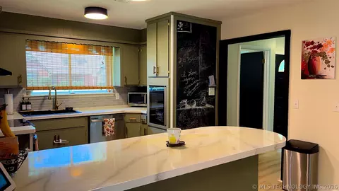Kitchen - 1014 SE 3rd St, Wagoner, OK 74467 photo 2 of 4