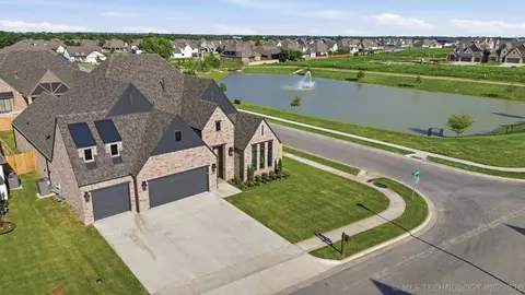 14285 S Delaware Pl, Bixby, OK 74008