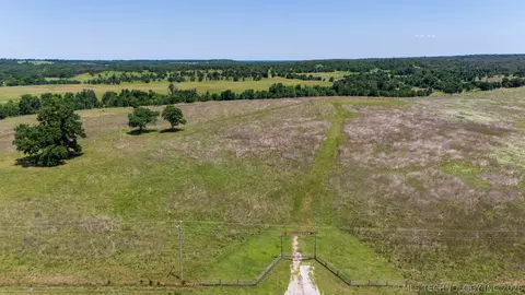 301 St S, Bristow, OK 74010