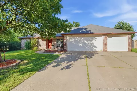 1302 W Orlando St, Broken Arrow, OK 74011